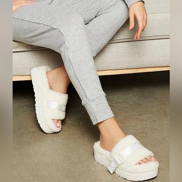 UGG Slipper Slides - LAST PAIR - Picture 4 of 8